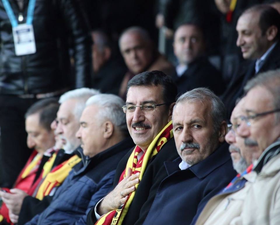 Bakan Tüfenkci, Evkur Yeni Malatyaspor’un Ataklarında Büyük Heyecan Yaşadı