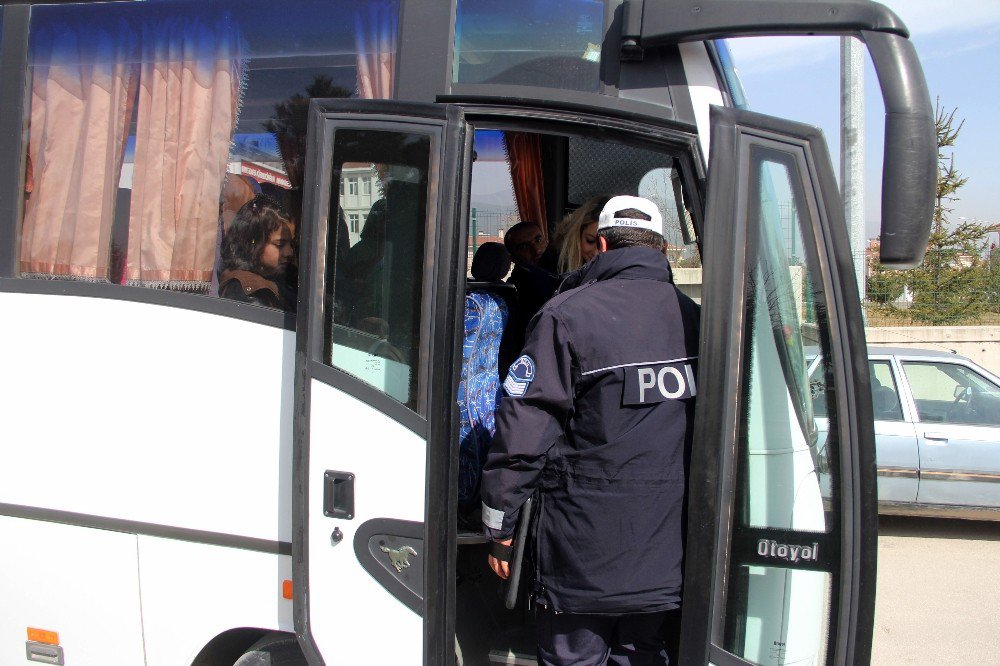 Bolu’da İhbar Üzerine Okul Servisleri Denetlendi