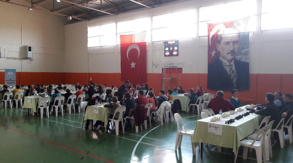 ’Hamle Sırası Enez’de’ Satranç Turnuvası Büyük İlgi Gördü