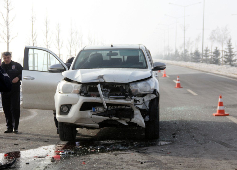 Erzurum’da Sis Nedeniyle 15 Araç Birbirine Girdi