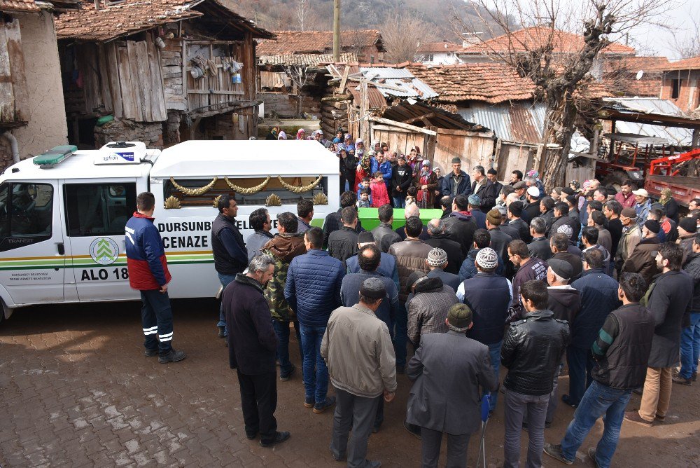 Derede Boğulan Baba Ve Oğlu Son Yolculuklarına Uğurlandı