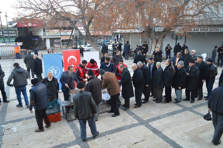 Gençler Sabah Namazında Buluşuyor