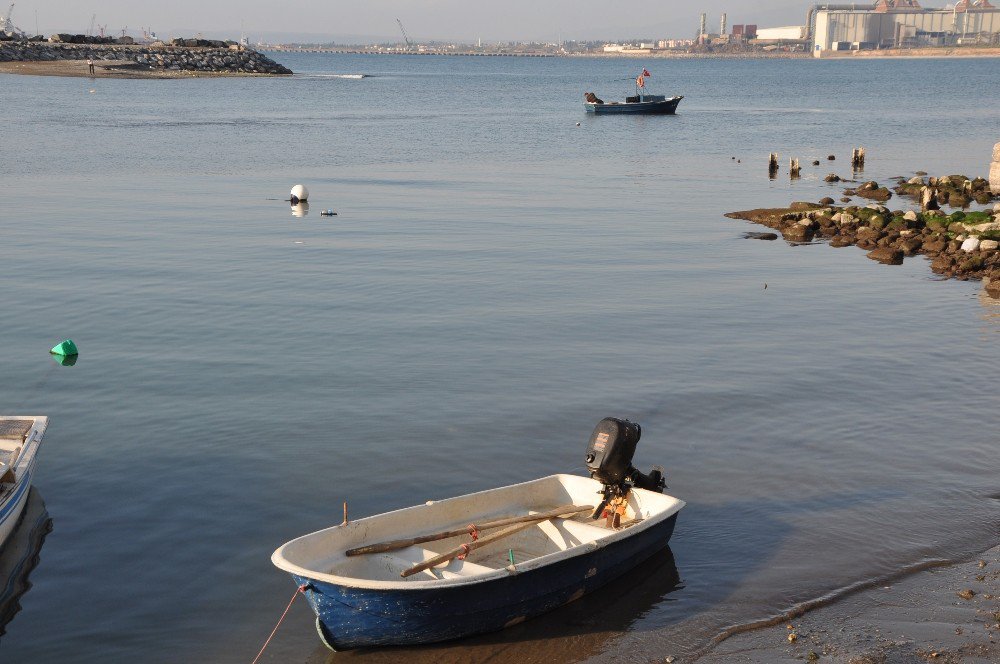 Hatay’ın Payas İlçesinde Deniz Suyu 5 Metre Çekildi