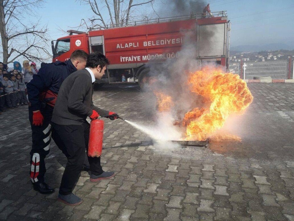 İtfaiyeden Yangın Ve Deprem Tatbikatı