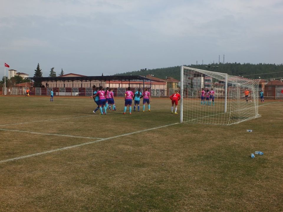 Bozüyük Halk Eğitim Gençlik Spor Adeta Gol Oldu Yağdı