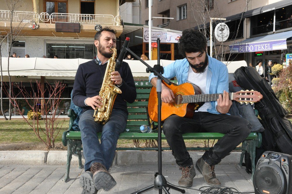 Sokak Müzisyenleri Eskişehir’de Özgürlük İstiyor