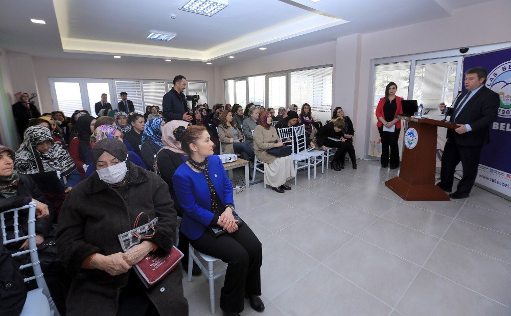 Yeni Kadın Kültür Merkezinde Sağlık Konuşuldu