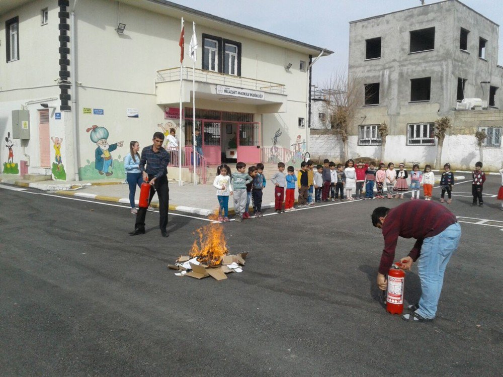 Malazgirt Anaokulunda Yangın Ve Deprem Tatbikatı Yapıldı