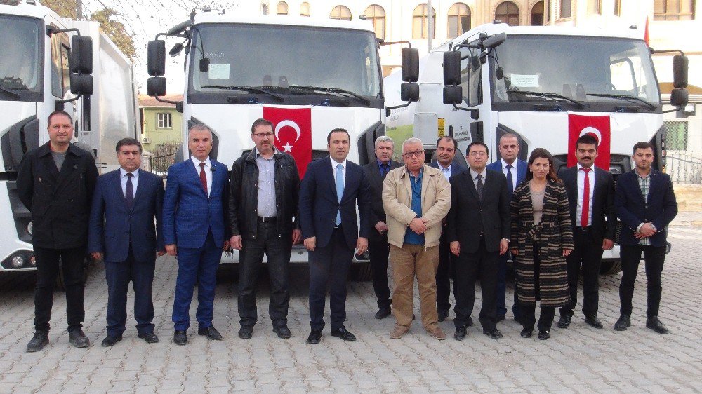 Nusaybin Belediyesine 3 Tane Temizlik Aracı Hibe Edildi