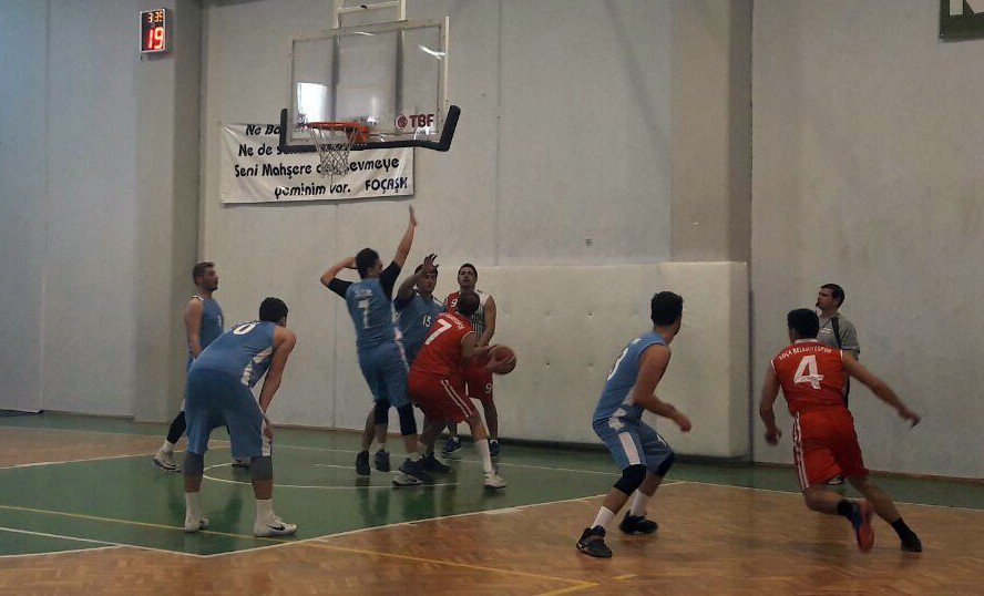 Foça’nın Basketbolcuları Amatör Lige Bileniyor