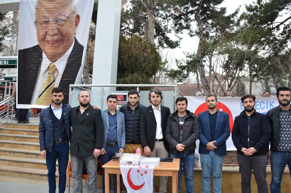 Saadetli Gençler Erbakan’ı Unutmadı