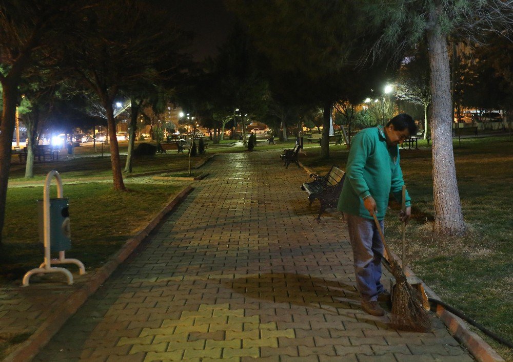 Haliliye Parkları Geceleri Işıl Işıl