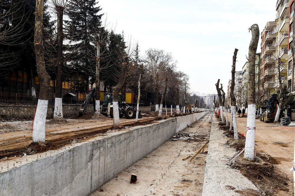 Kanalboyu 2. Etapta Üst Yapı Çalışmaları Başladı