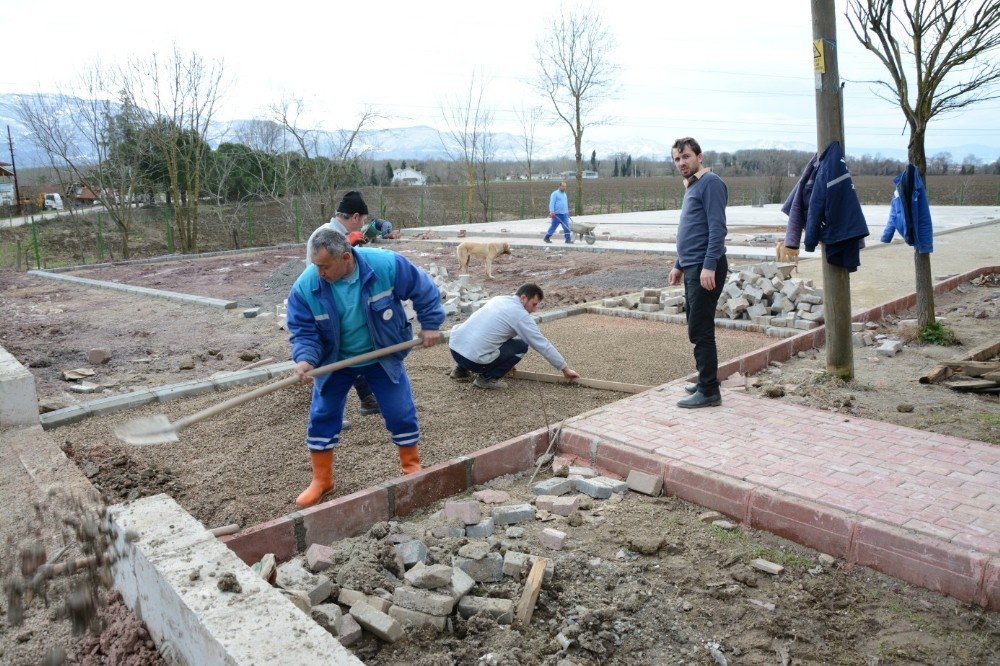 Kartepe Kirazoğlu Parkında Çalışmalar Devam Ediyor