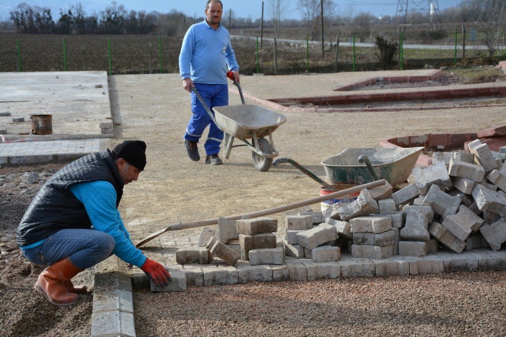 Kartepe Kirazoğlu Parkında Çalışmalar Devam Ediyor