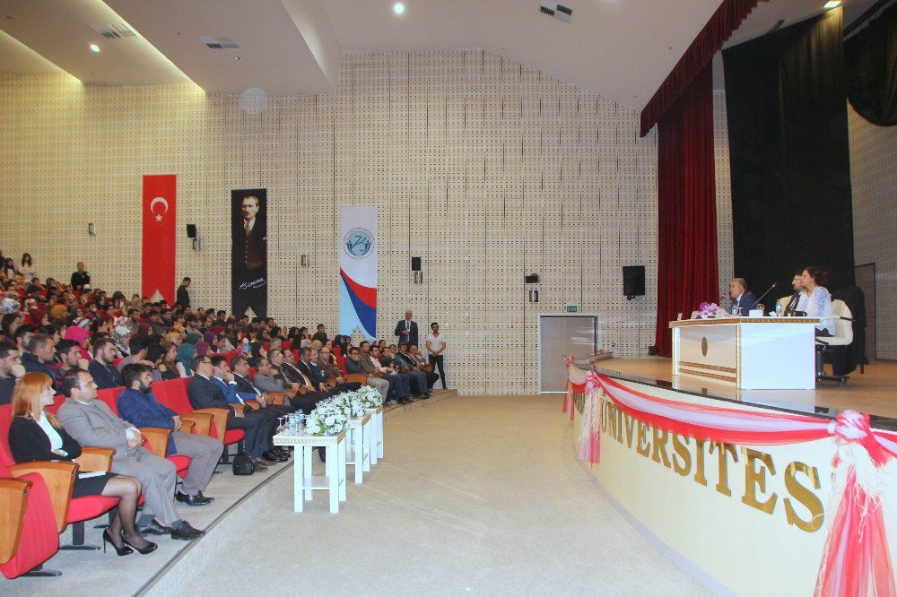 “Cumhurbaşkanlığı Hükumet Sistemi” Konulu Panel Düzenlendi