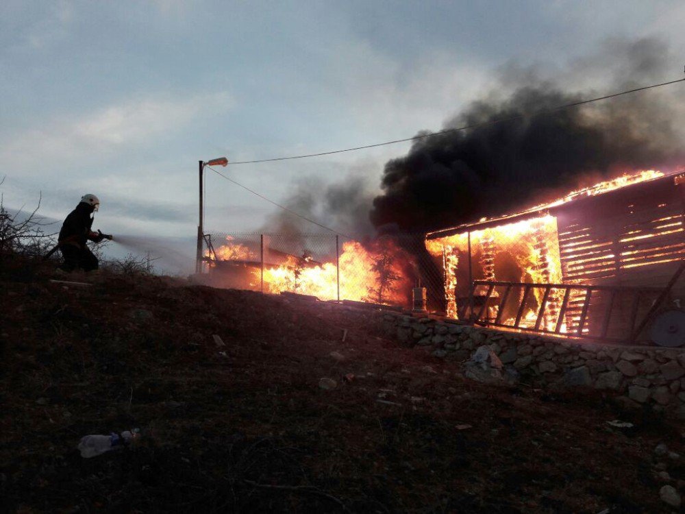 Malatya’da Bağ Evi Yangını