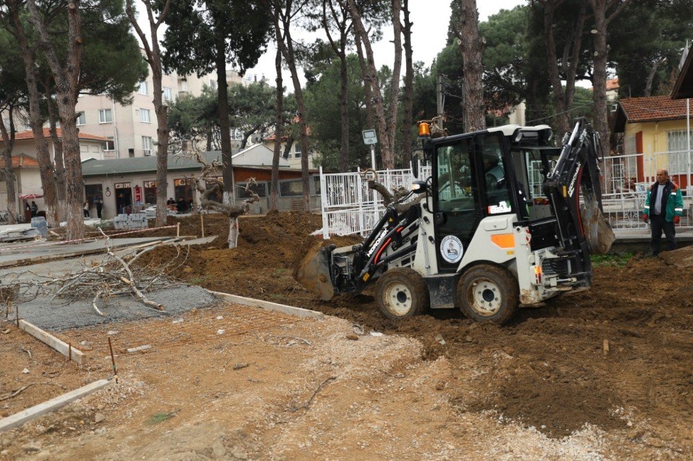 Burhaniye’de Şehit Turhan Bayraktar Parkı Yenileniyor