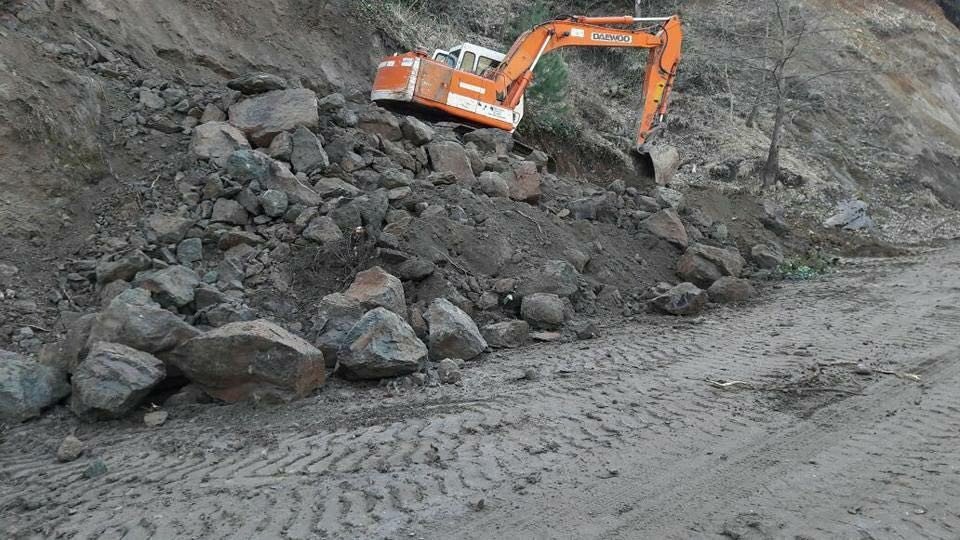 Gökçebey’de Yol Açma Çalışması Sürüyor