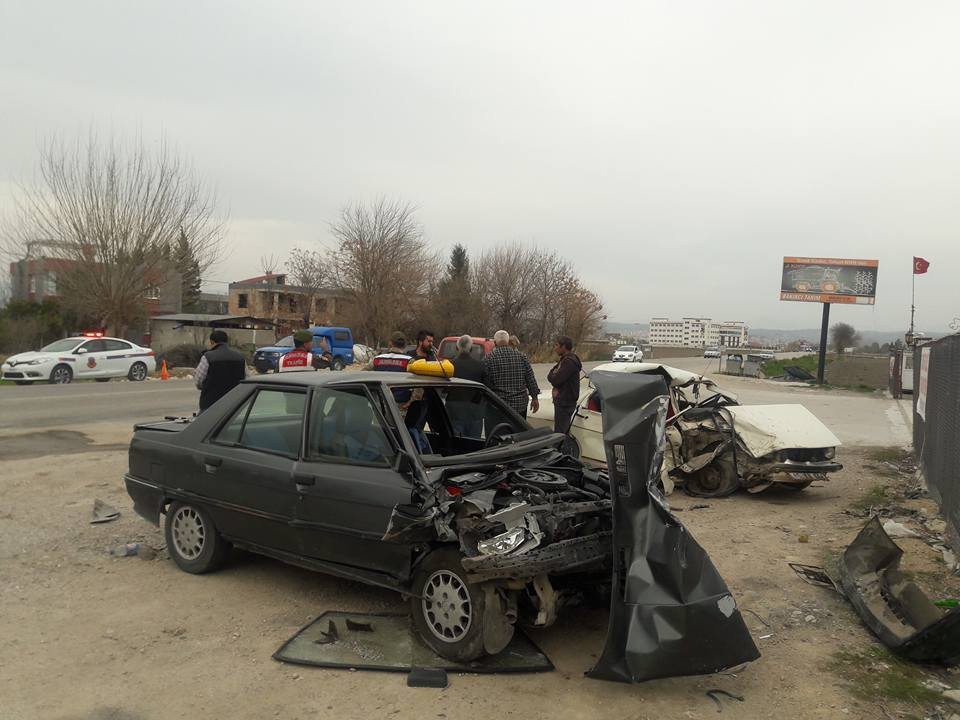 Kadirli’de Trafik Kazası: 4 Yaralı