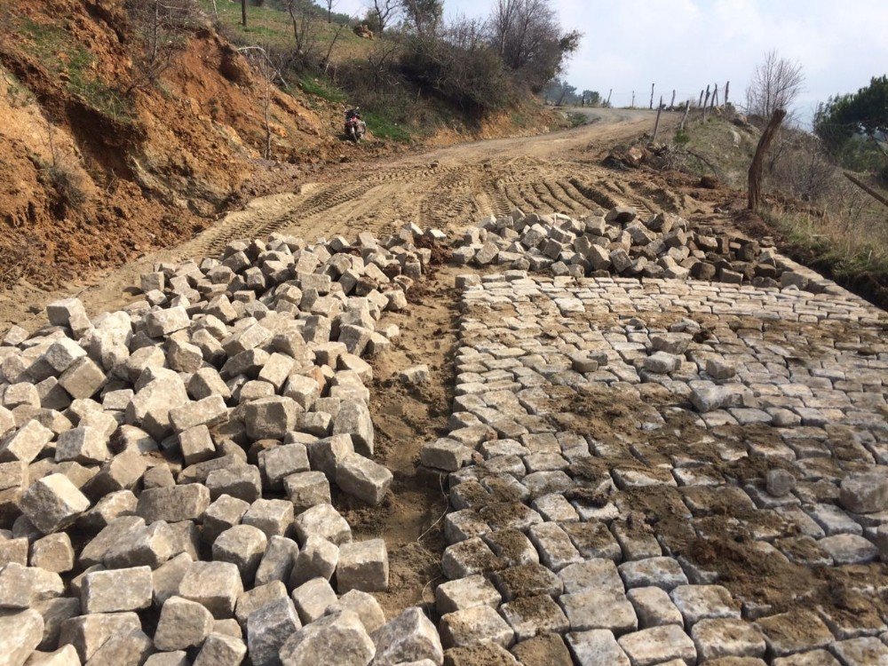 Sarılar Kırsal Mahallesi Yol Yapımına Başlandı