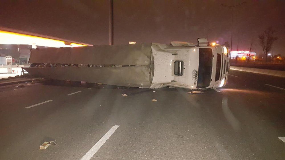 Başkent’te Zincirleme Trafik Kazası: 6 Yaralı