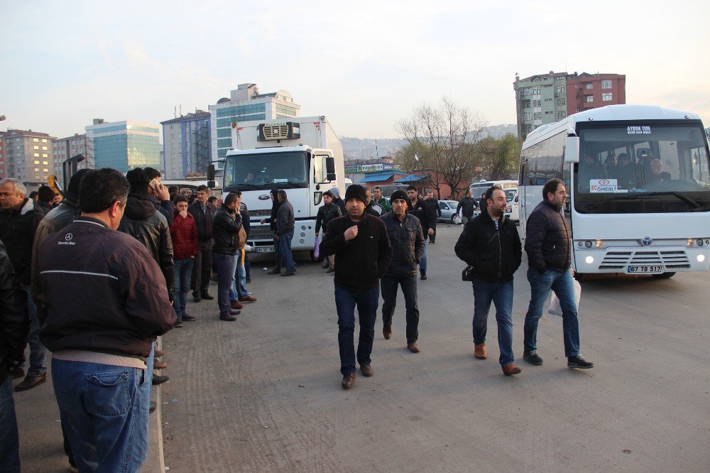 Servislere Alınmayan Fabrikanın Taşeron İşçileri Eylem Yaptı