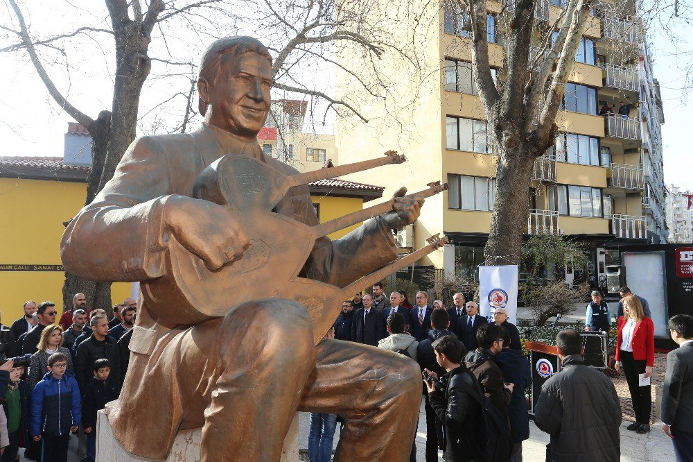 Özay Gönlüm, Unutulmadı