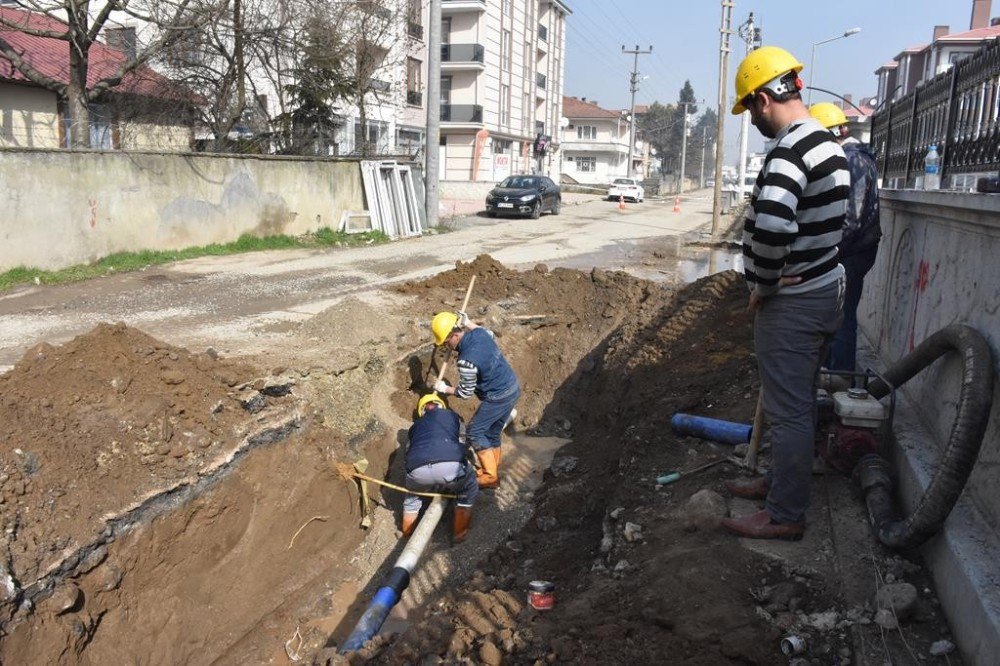 Düzce Belediyesi Yeni Hattın Bağlantıları Yapılıyor