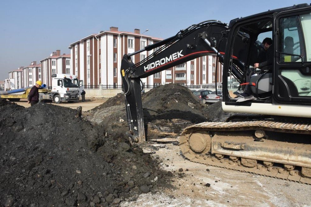 Düzce Belediyesi Yeni Hattın Bağlantıları Yapılıyor