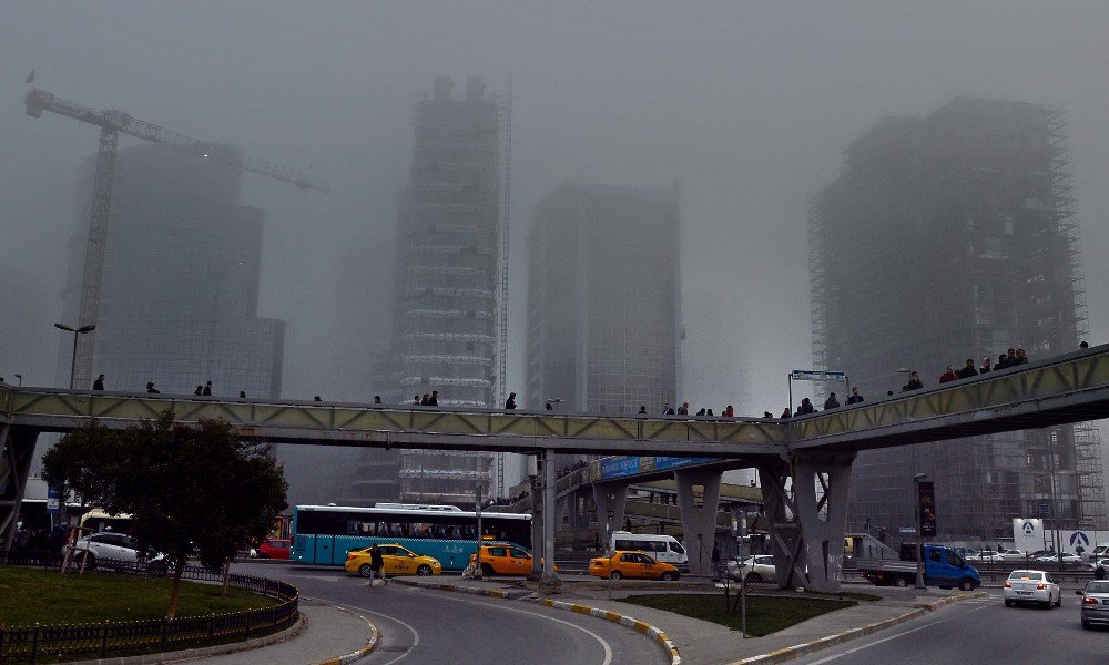 İstanbul’da Sis Etkisini Sürdürüyor