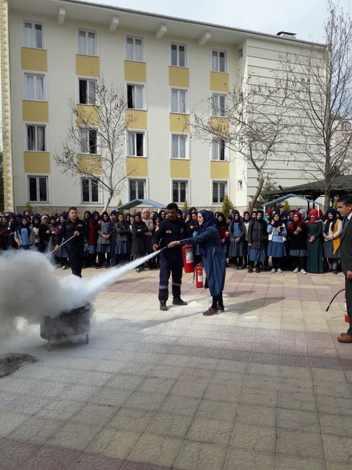 İmam Hatip Lisesi Öğrencilerine Yangın Eğitimi