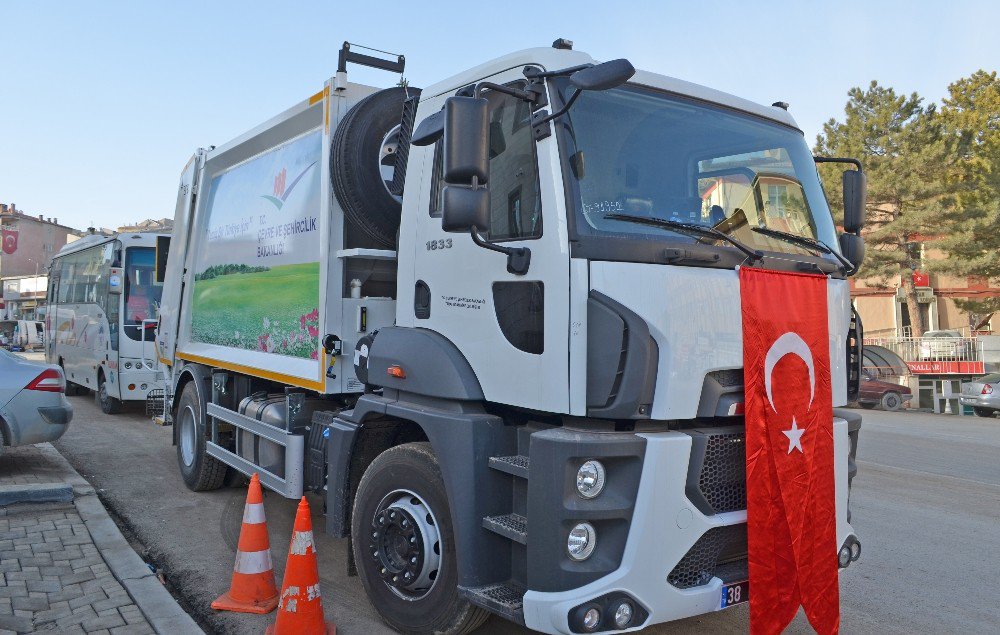 Bünyan Belediyesi Araç Filosuna Yeni Bir Çöp Kamyonu Daha Ekledi