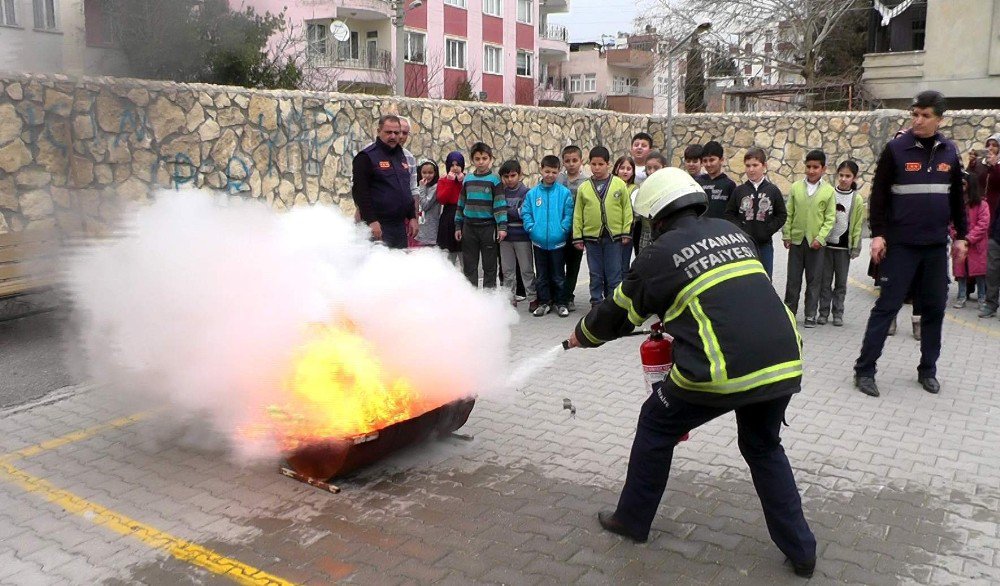 İlköğretim Okulunda Yangın Tatbikatı