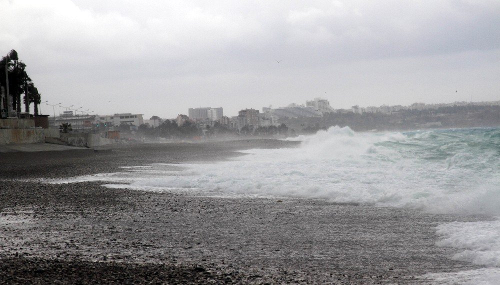 Antalya’da Lodos Sürprizi