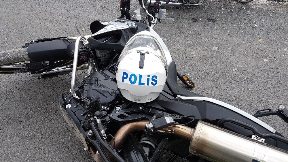 Çarptıkları Polisi Yaralı Halde Bırakıp Kaçtılar