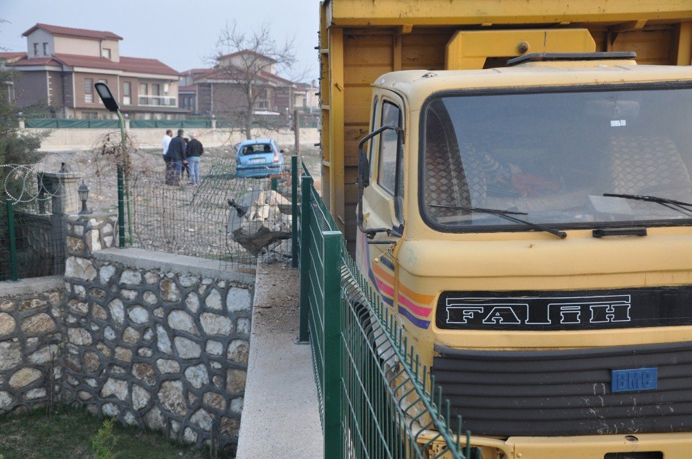 Kamyonla Çarpışan Otomobilde Can Pazarı: 7 Yaralı