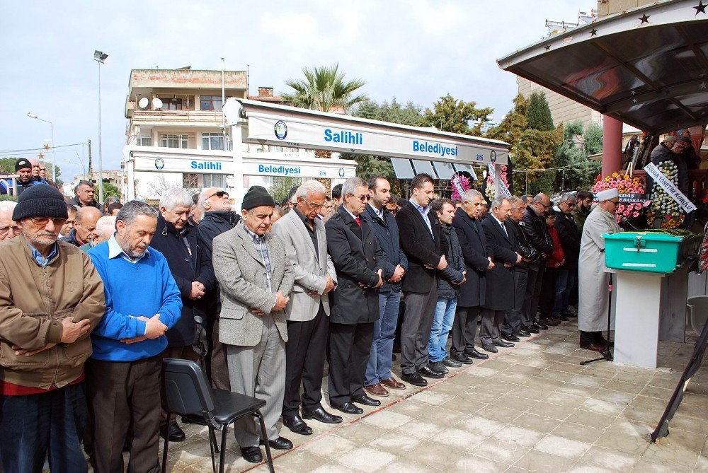 Gupse Özay’ın Amcası Salihli’de Son Yolculuğuna Uğurlandı