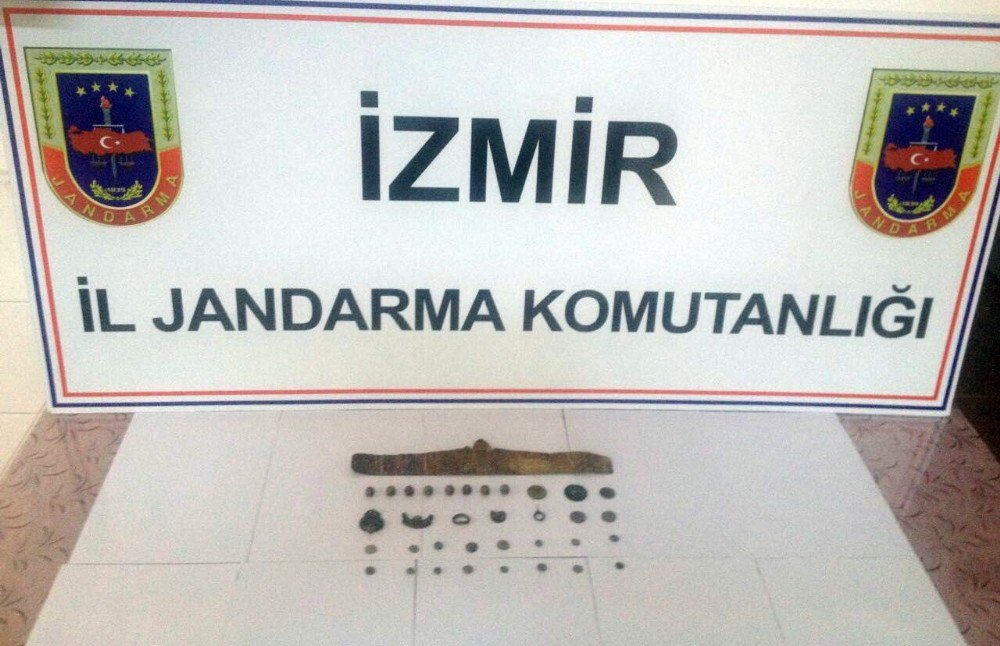 İzmir’de Osmanlı Dönemine Ait Tarihi Eser Ele Geçirildi