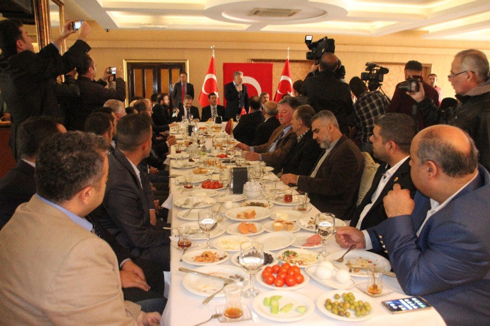 Memur-sen, Hatay’da Stk Temsilcileri İle Biraraya Geldi