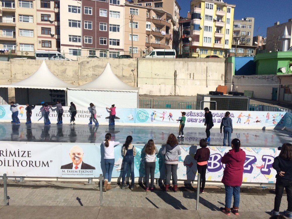 Süleymanpaşa Çocuk Kulübü Üyeleri Buz Pistinde Keyifli Anlar Yaşadı