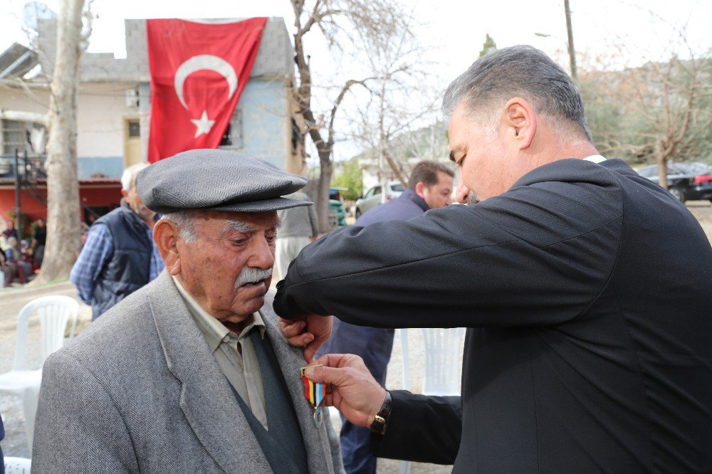 Madalyası Çalınan Kore Gazisine Başkan Tuna’dan Yeni Madalya