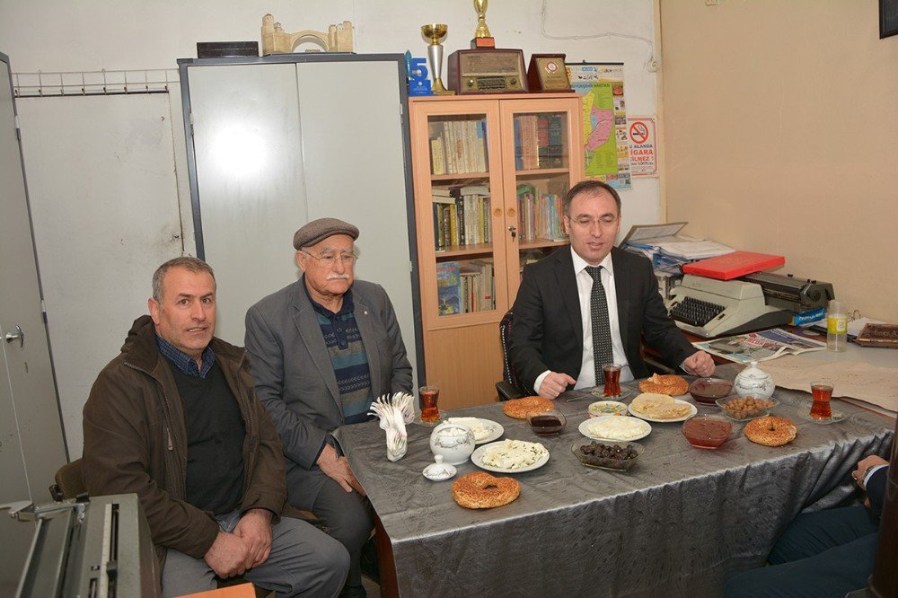 Çatak’ta “Simit Benden Çay Esnaftan” Buluşmaları