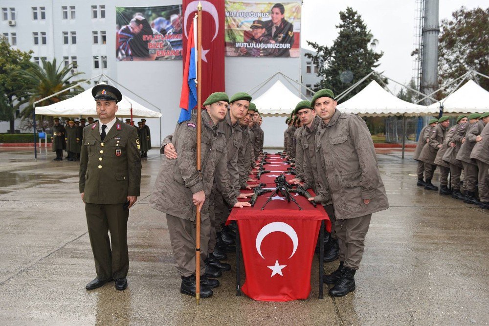Kısa Dönem Yükümlülerinin Yemin Töreni Vali Mahmut Demirtaş’ın Da Katılımıyla Gerçekleştirildi