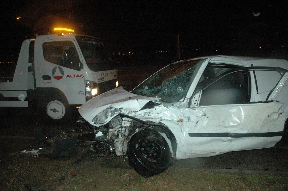 Otomobil Tır’a Çarptı: 2 Yaralı