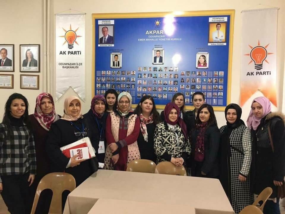 Ak Parti Odunpazarı İlçe Kadın Kolları Üyeleri Referandum Çalışmalarına Devam Ediyor