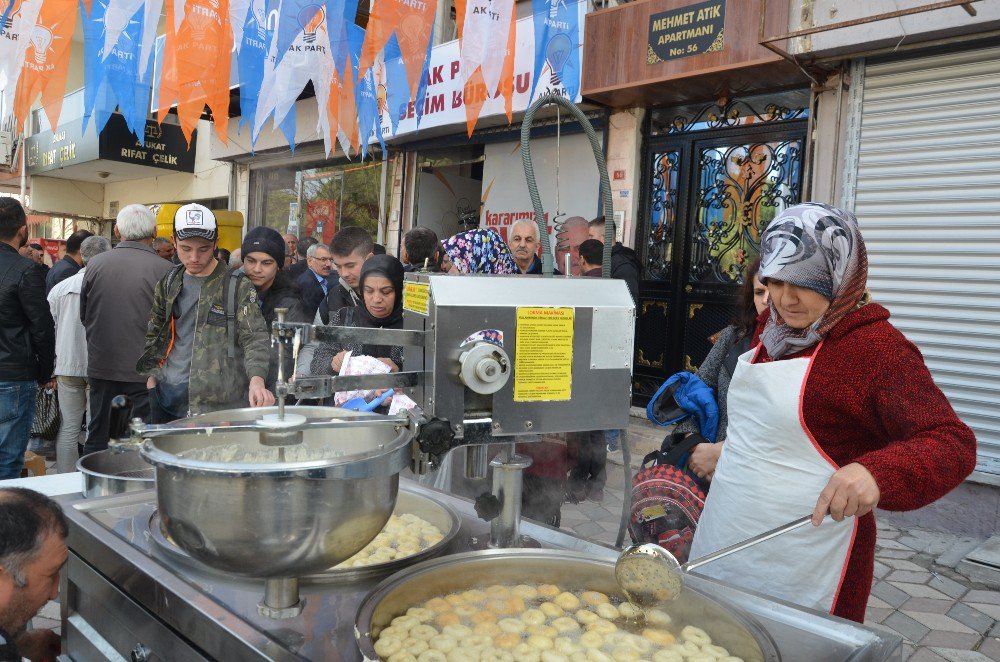 Ak Parti Soma Teşkilatından ’Evet’ Bürosu