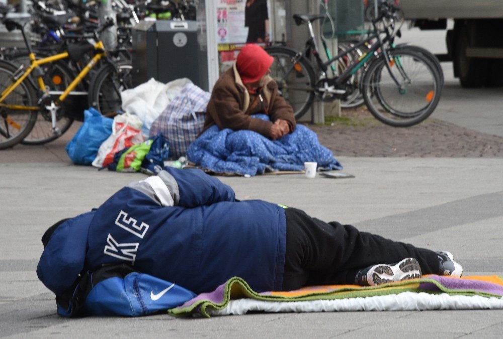 Almanlar Fakirleşiyor