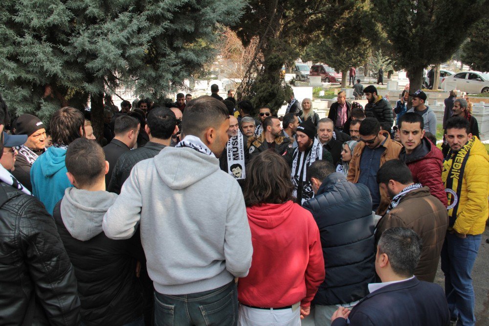 Müslüm Gürses Ölümünün 4’üncü Yılında Kabri Başında Anıldı