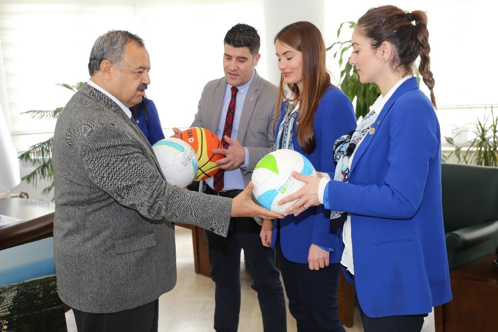 Burhaniye’de Spora Büyükşehir Desteği